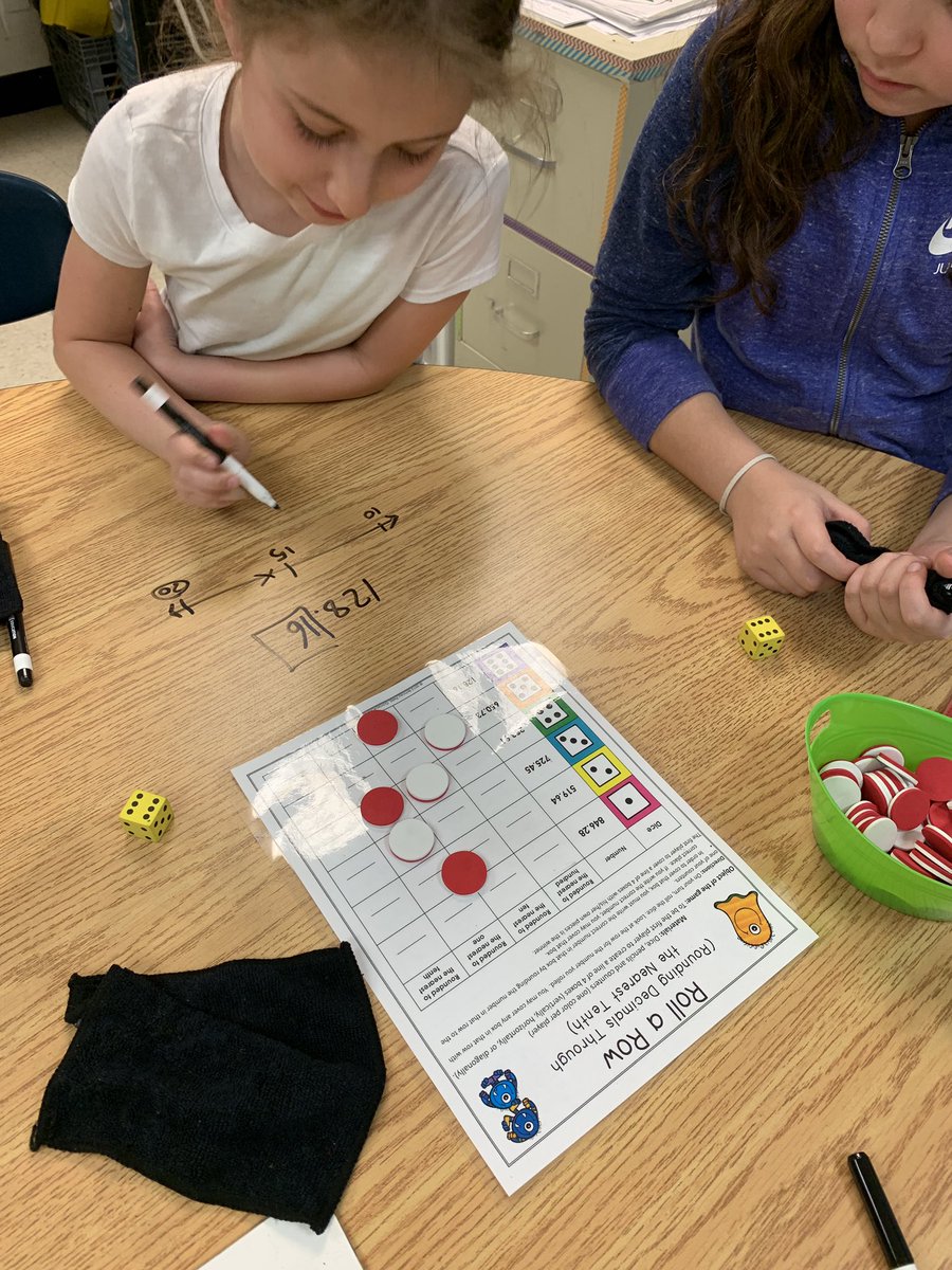 MathwithMrsOC's tweet photo. 5th graders @brewsterschools brush up on rounding decimal and whole numbers by boxing the number based on place value and using numberlines. https://t.co/rz47pgUekC