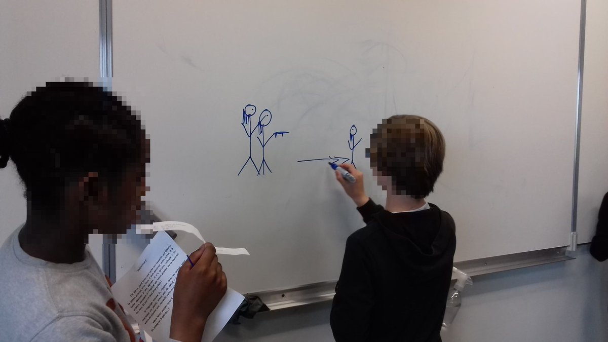 Cm1Tony's tweet photo. Hier nous sommes allés au collège @ronsard86 pour faire des jeux #LYDP  avec les 6ème. On s'est amusé ! Cela consistait à échanger avec eux et à voir s'ils avaient lu les livres. L'équipe qui avait le plus de points gagnait. Bravo à eux ! 👏 Clarisse &amp; Saad https://t.co/lD9Wqw9Waz