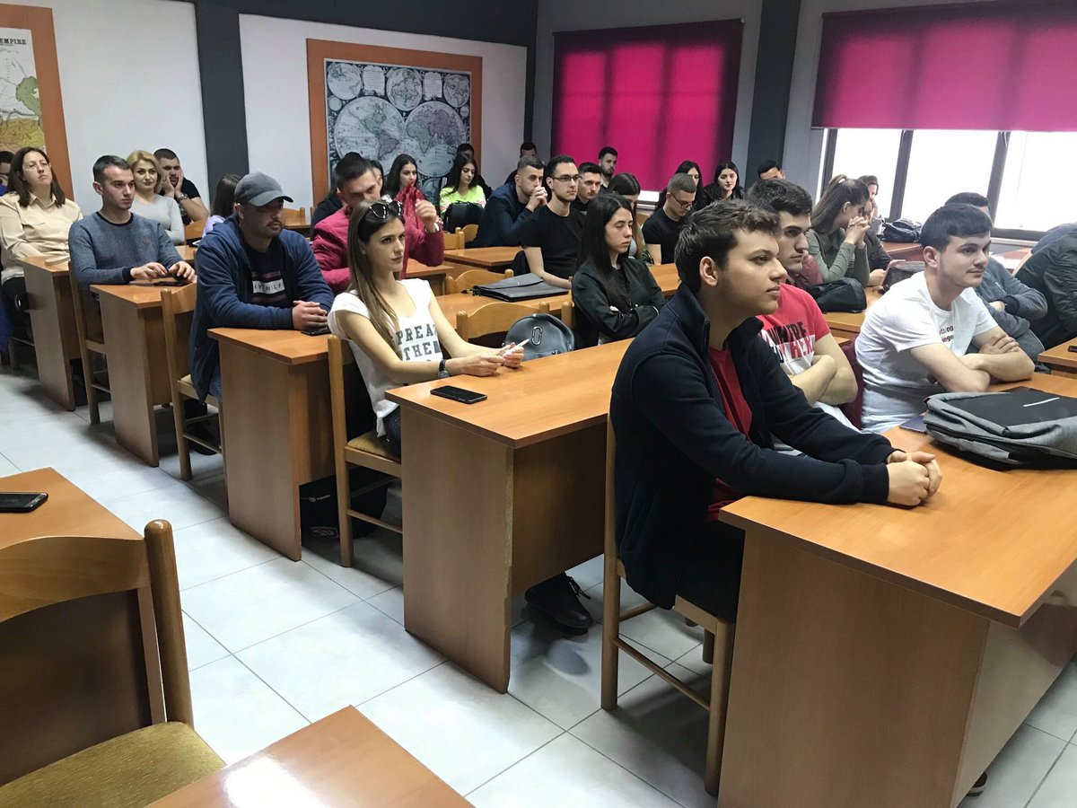 BusinessMagAl's tweet photo. Sot gjatë takimit me studentët e SHLUJ "Universiteti Marin Barleti" për të folur rreth Sfidës Elevator Lab dhe mundësive që ofron ajo për studentët...

Aplikimet janë ende të hapura deri më 3 Qershor.

Për më shumë informacion vizitoni: https://t.co/HvRiyTOZpI https://t.co/CrqEkLGXfk