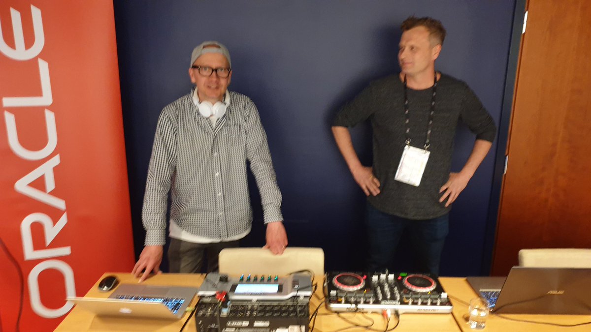 FsdcFi's tweet photo. DJ's are ready for the networking session. #fsdc2019 #ougf https://t.co/jD3DZeDiFd