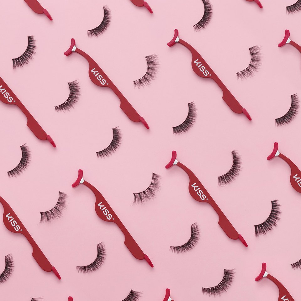 KissProducts's tweet photo. Lash applicator or no lash applicator? How do your prefer applying lashes? Comment below with you lash application tips and tricks! #KISSlashes #lashapplicator #lashapplication #lash101 https://t.co/8BFvl4zKwz