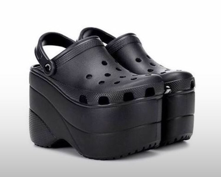 Uwi girl dem uniform