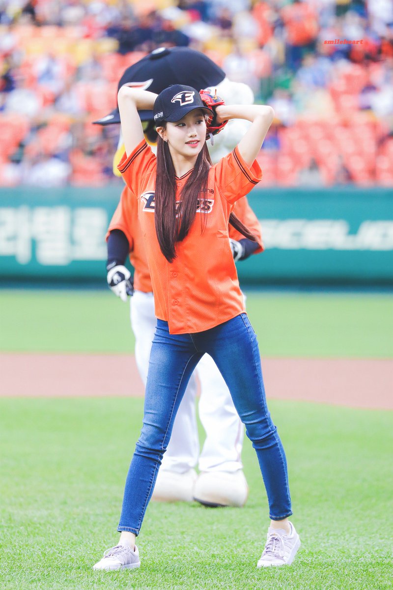 190518 에이스

#APRIL #에이프릴 #Naeun #이나은 <a href="/APRIL_DSPmedia/">APRIL</a>