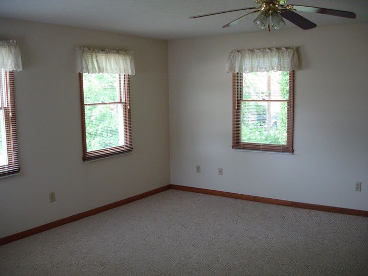 keithrealty1's tweet photo. NEW LISTING! Condo at 328 Wayne Street in Spencer for $129,900. It's a 2 Bedroom, 2 Bath on one level with a 2 car attached garage. Located close to the fair grounds but on a dead end street. Enclosed sun room on back. Large living room, lots of cabinets in kitchen. https://t.co/JV9DdPZ0F3