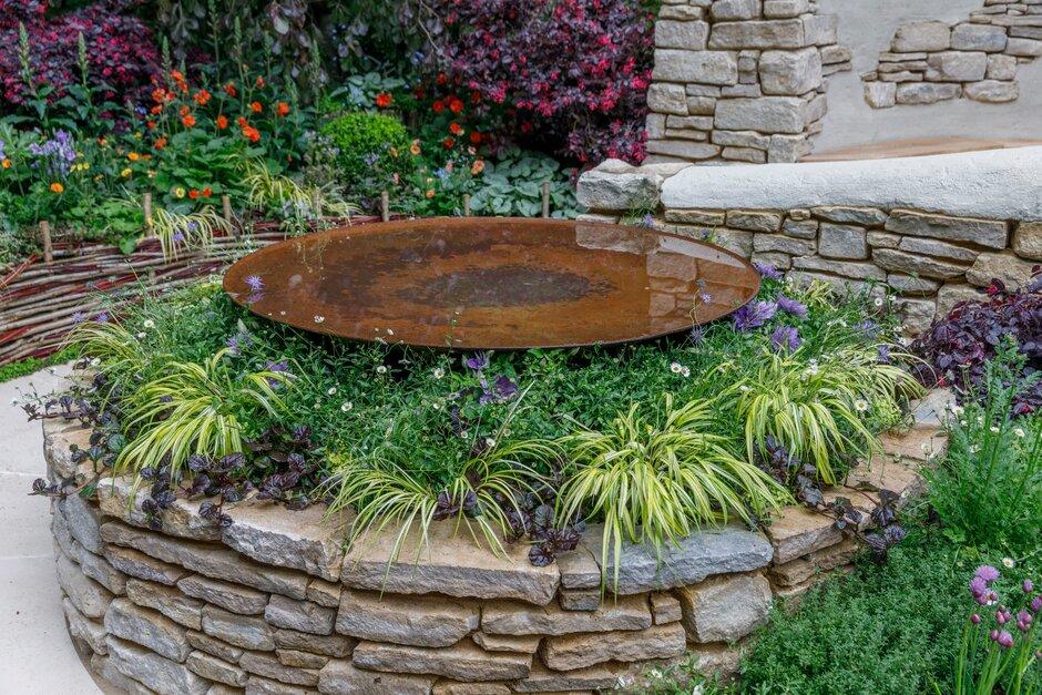 The_RHS's tweet photo. Miles Stone: The Kingston Maurward Garden celebrates 70 years of @tweet_kmc in its education of future professionals; a calming, romantic space inspired by the rich history of plant collections at the college. #RHSChelsea https://t.co/4rGsM2IIbW 

@AdaptLandscapes @milesstoneuk https://t.co/WkN8oNzV94