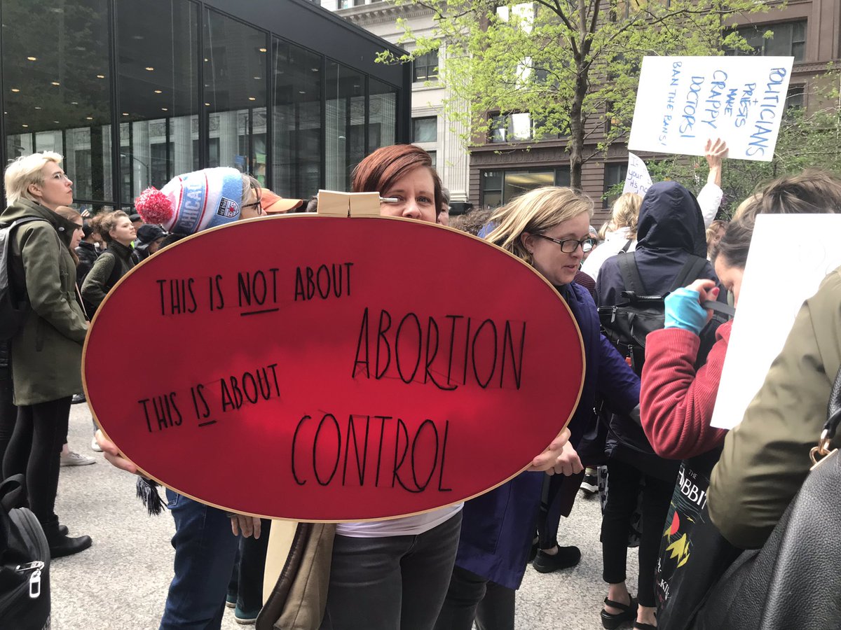purplepantsuit's tweet photo. When the protest becomes a march. #PassTheRHA #ReproductiveJustice #WeWontGoBack #aclu #RoeVsWade https://t.co/CVZ4A92a92