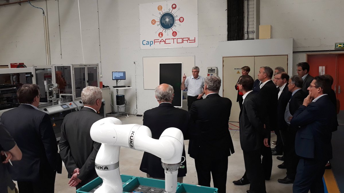 PromeoFormation's tweet image. Le CapLAB à Beauvais accueillait hier les membres de l’UIMM Hauts-de-France.
L’occasion pour eux de découvrir les nouveaux équipements pédagogiques de PROMEO que sont #CapLAB #CapFACTORY.  #FabriqueAvenir #smartfactory #industrie #capindustrie @uimm @UIMM_Picardie @BartouxBenoit