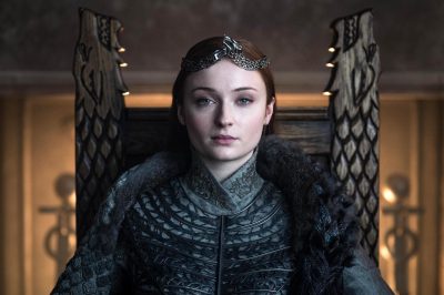 JamesHibberd's tweet photo. Sophie Turner slams that fan petition to remake @GameOfThrones season 8 as disrespectful to all who worked on the show https://t.co/Xgx7MA1W9K https://t.co/7k880ZrUxR