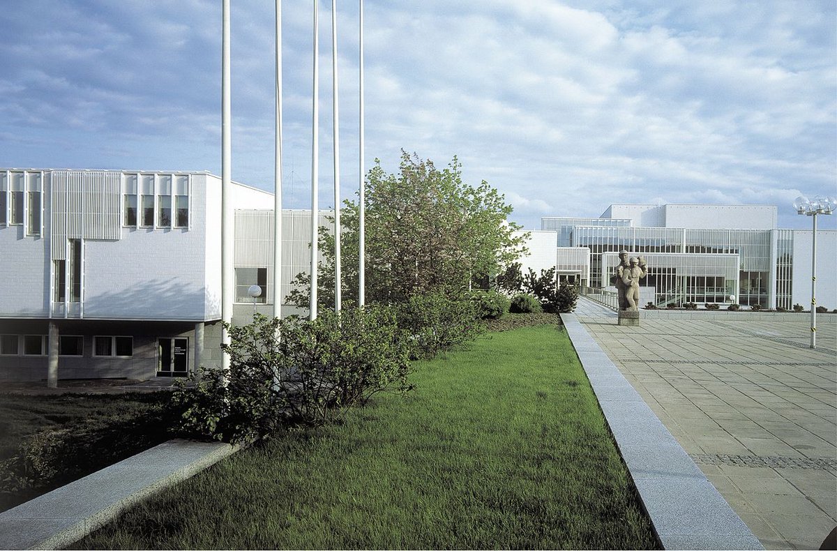 Imatra is considered the first tourist town in Finland, thanks to the 1772 visit by Russian Empress Catherine the Great, and became so popular with Russian royalty that in 1842 Tsar Nicholas I created Kruununpuisto Park, the oldest nature park in Finland: discoveringfinland.com/lakeland/imatr…