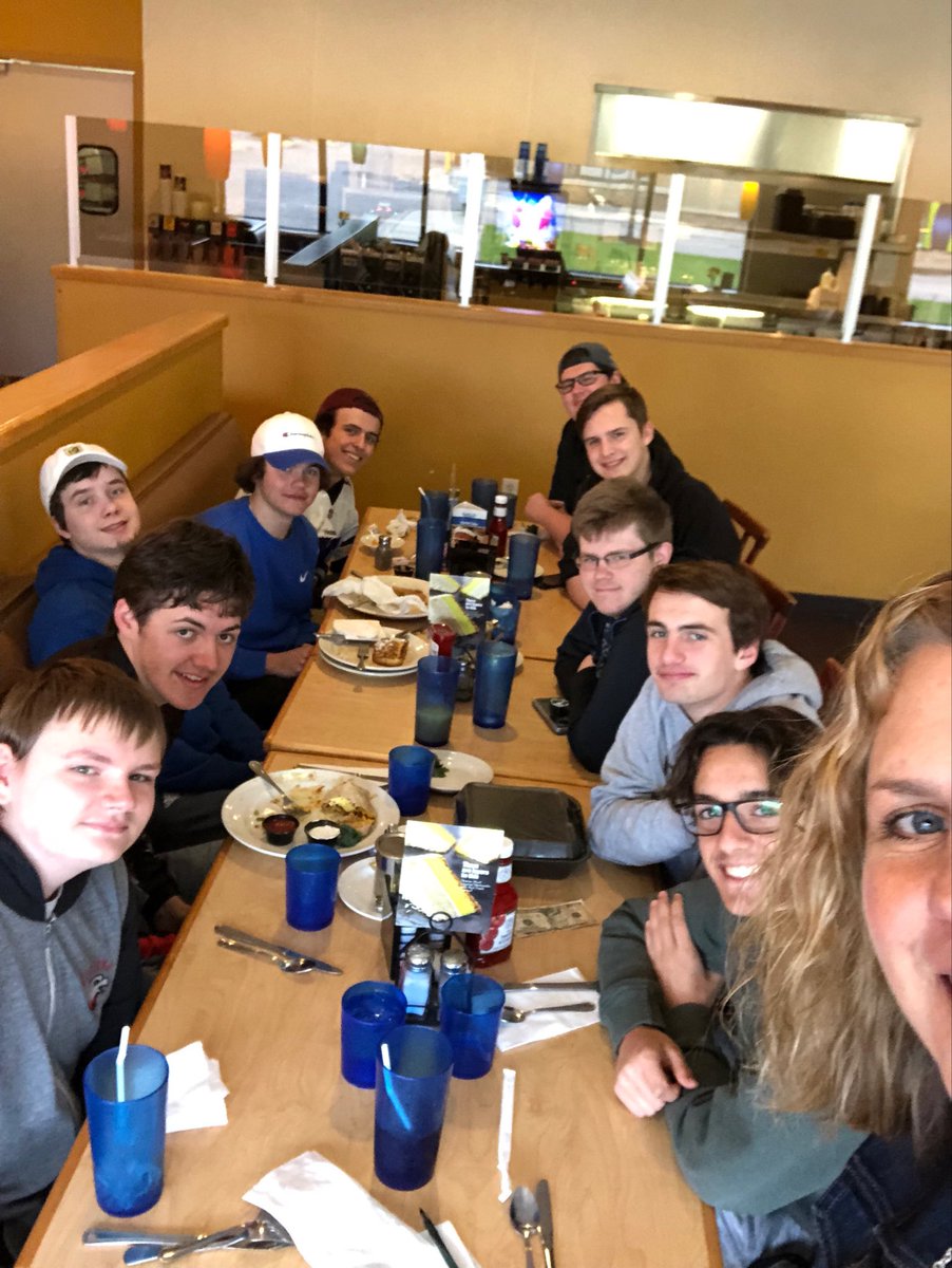 Sue_Simonson's tweet photo. Fun morning celebrating another great year with the ⁦⁦@WestonkaTechies⁩ #MWHSPride https://t.co/vsXqNOJDCk
