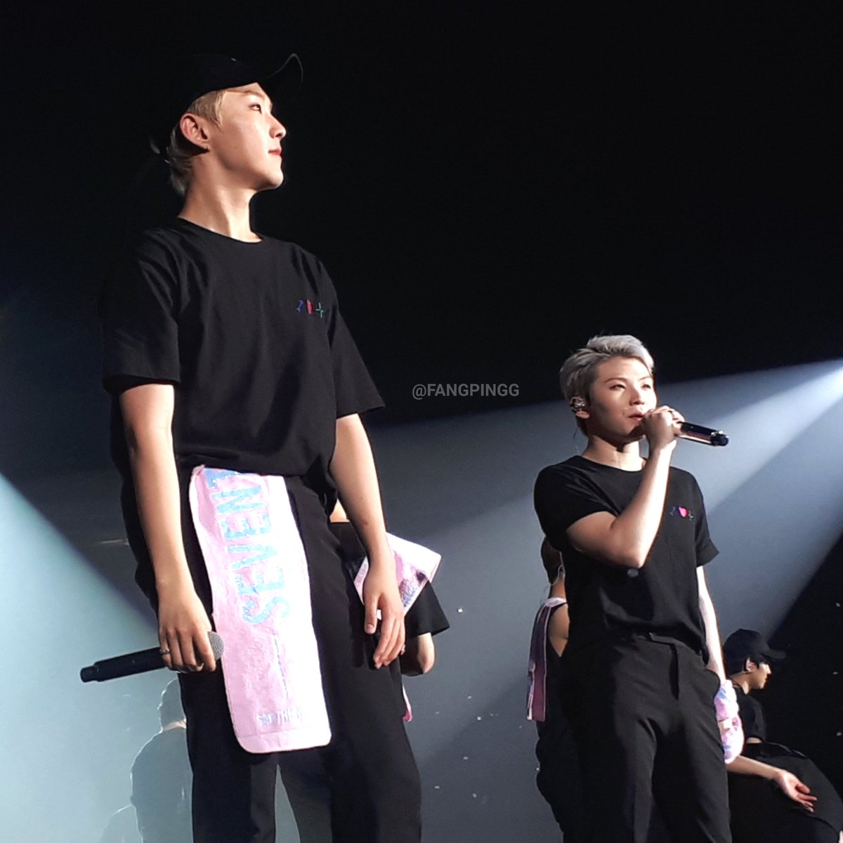 FANGPINGG's tweet photo. 180921
Two captains 👥
#IDEALCUTinSG #SEVENTEEN #세븐틴
#HOSHI #WOOZI #호시 #우지
#권순영 #이지훈 @pledis_17 https://t.co/ZhNiPVbrA2