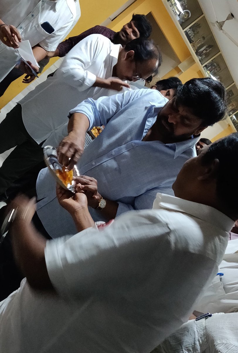 bkrsatish's tweet photo. #Megastar oorike aiporu 🙏🙏🙏 https://t.co/QX5wW6wkKP