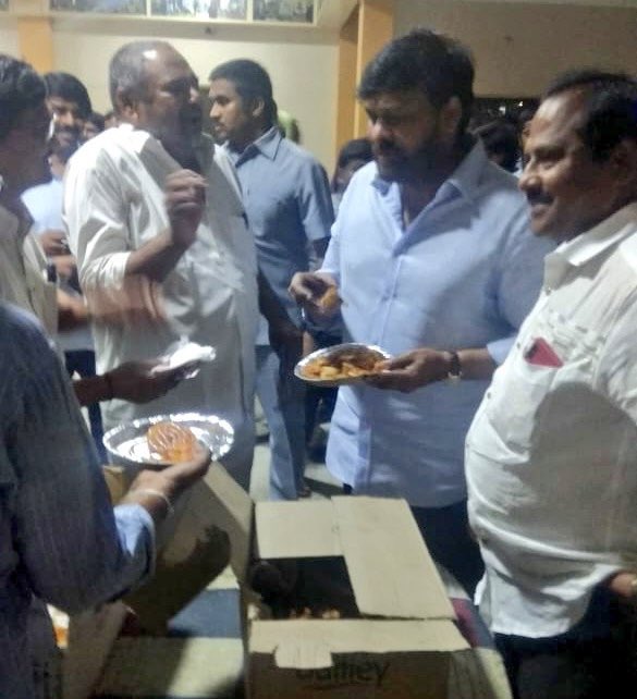 bkrsatish's tweet photo. #Megastar oorike aiporu 🙏🙏🙏 https://t.co/QX5wW6wkKP
