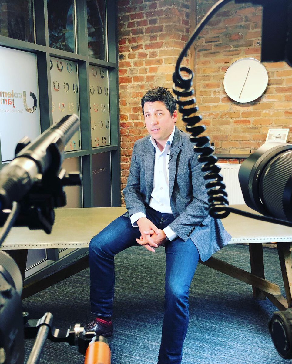 digitalfire1's tweet image. Pointing cameras at people :) @northeastlep @digitalfire1 #mentors #mentees