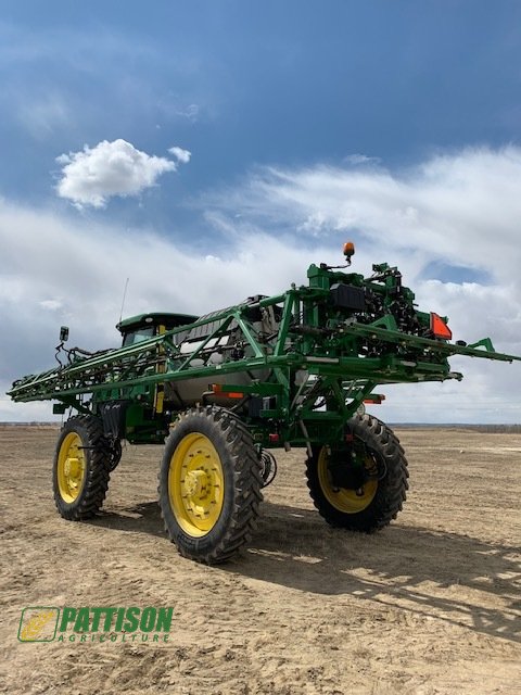 PattisonAg's tweet photo. Today's #SpringSprayerSavings deal! 2015 John Deere R4045 120' Boom, 20" Spacing, S/S Tank, Fnce Row Nozzles, Tract Cntrl and much MORE! Stock #203129. $358,500 CAD. Located in NORTH BATTLEFORD, SK. Give us a call at 306-445-4468 or stop by for a look. https://t.co/DASjsoEnfq! https://t.co/miK1KftjeR