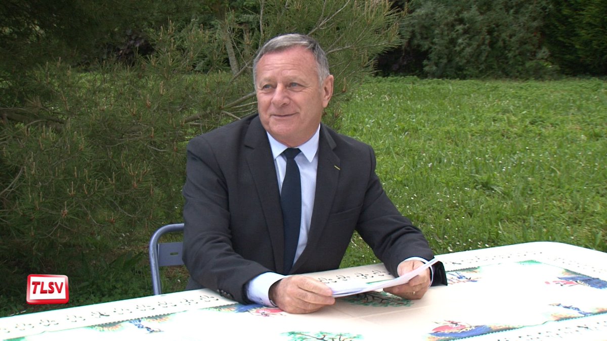 tlsv85's tweet photo. Dominique Bonnin se lance dans la campagne des #municipales2020 à #Luçon #Vendee Il a expliqué pourquoi au micro de #TLSV. Reportage 🎥 complet ➡ https://t.co/5AwcOmiqZ6 https://t.co/Kwc6i6dZ5b