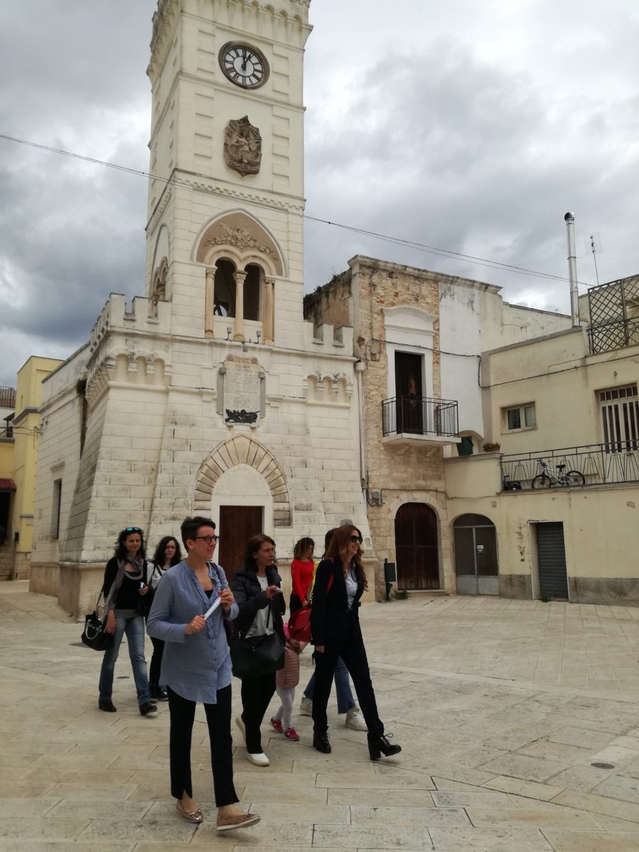 Patty_LAbbate's tweet photo. Ieri a #Cellamare, con la candidata Sindaca Sofia di Gioia e i candidati della lista #M5S alle #amministrative2019 abbiamo incontrato i cittadini e immaginato con loro un futuro diverso per questa comunità.
https://t.co/yyuEJ5Y6SN
#pattylabbate #ContinuareXCambiare https://t.co/vXWorK3YFU