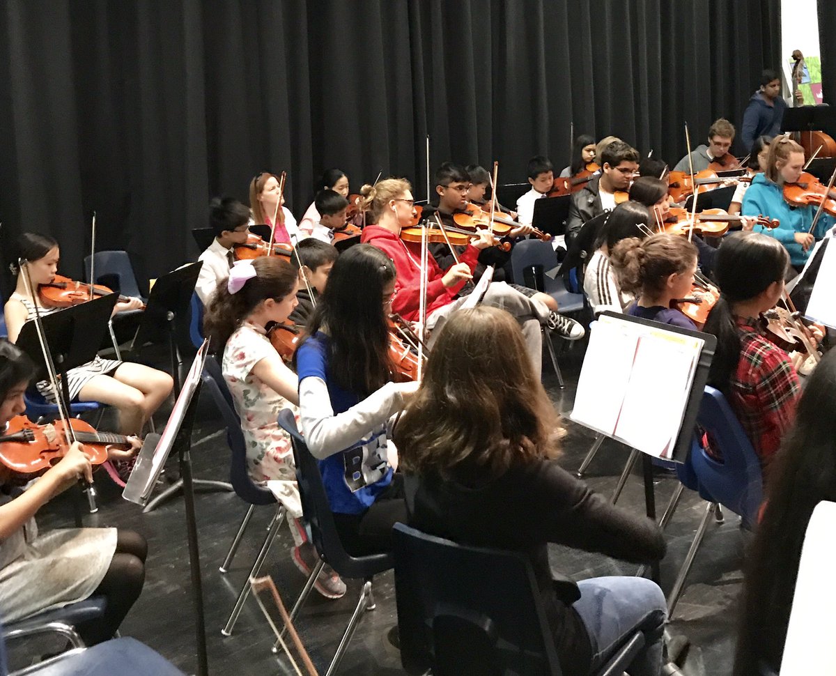 ForsterTasha's tweet image. @FallingbrookMS Strings co-learning with @PortCreditSS Strings...Awesome! 🎻🎶❤️ @Dr_Kizas @ttmstansbury @CathyUnelli @PeelSchools @harjitaujla1 @OMEAOntario #collaboration #musicmatters #PDSBmusic #PeelProud