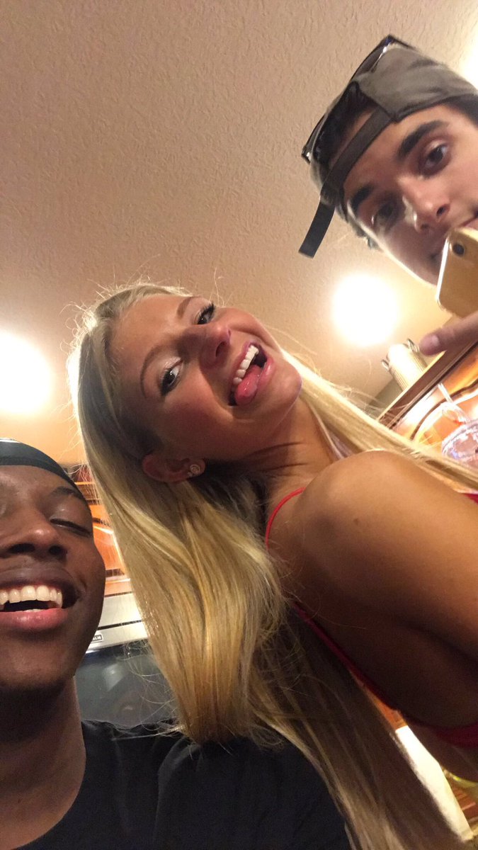 CuttaJr_'s tweet photo. Happy Birthday @claire_b_6 Thanks for always making me laugh and picking me over Joe all the time hope you enjoy your day you deserve it😂💙 #Taralodge #WassupNewYork https://t.co/jDa4LuqxxE