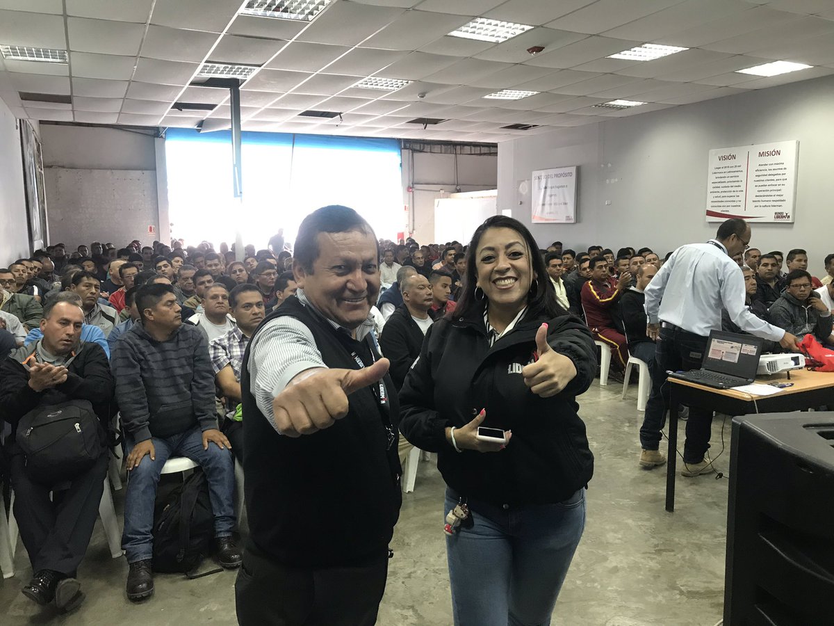 LidermanPlay's tweet photo. El #ReencuentroDeCamaradería reúne a los Líderes de la empresa con nuestros #Lidermans para escucharlos y atenderlos personalmente para despejar todas sus dudas. https://t.co/AVuXXQAePj