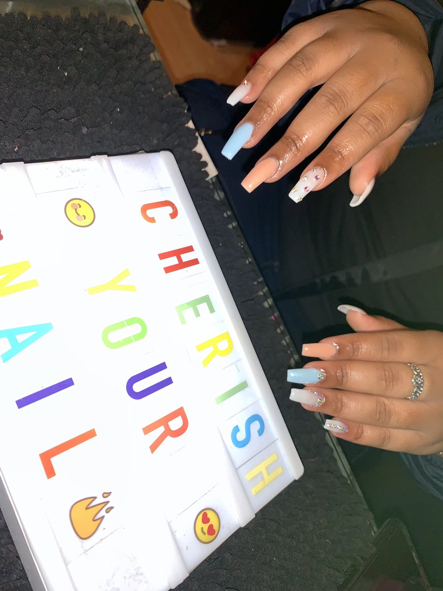 iam_mu2x's tweet photo. I'm a 18 year old nail tech in South Suburbs of Chicago! A simple retweet will help me build my clientele and further my career🖤💅🏾 Insta- @Cherish_yournails Text the Nail Line for Appointments (708)653-0562 https://t.co/ksvJeNKNxh