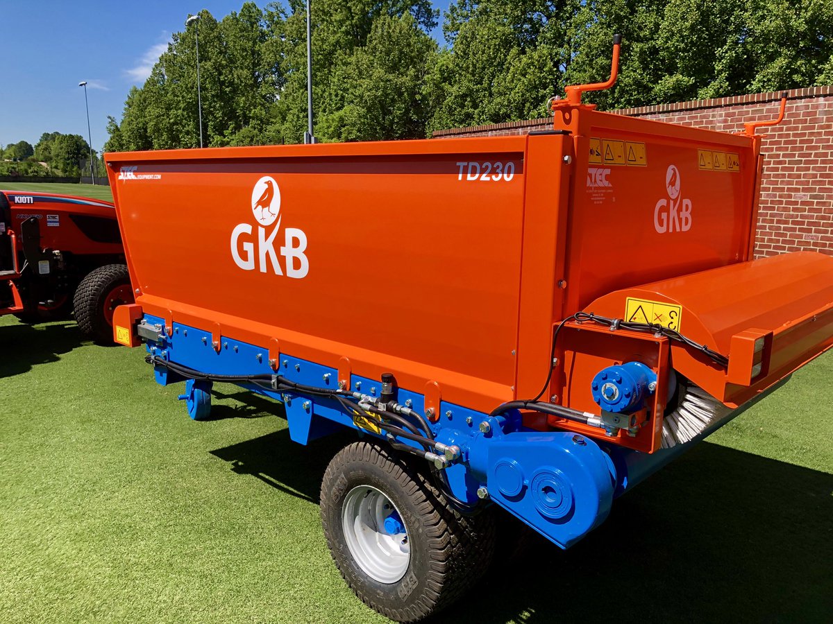 cliffwstewart's tweet photo. VA STMA Show @FieldExperts @STECEquip @Gkbmachines @Trilo_equipment #AIRTER @life_turf @eagtig @hinkley_brian @jimmywalker4x #Sunny&75 https://t.co/J5lXo34N5o