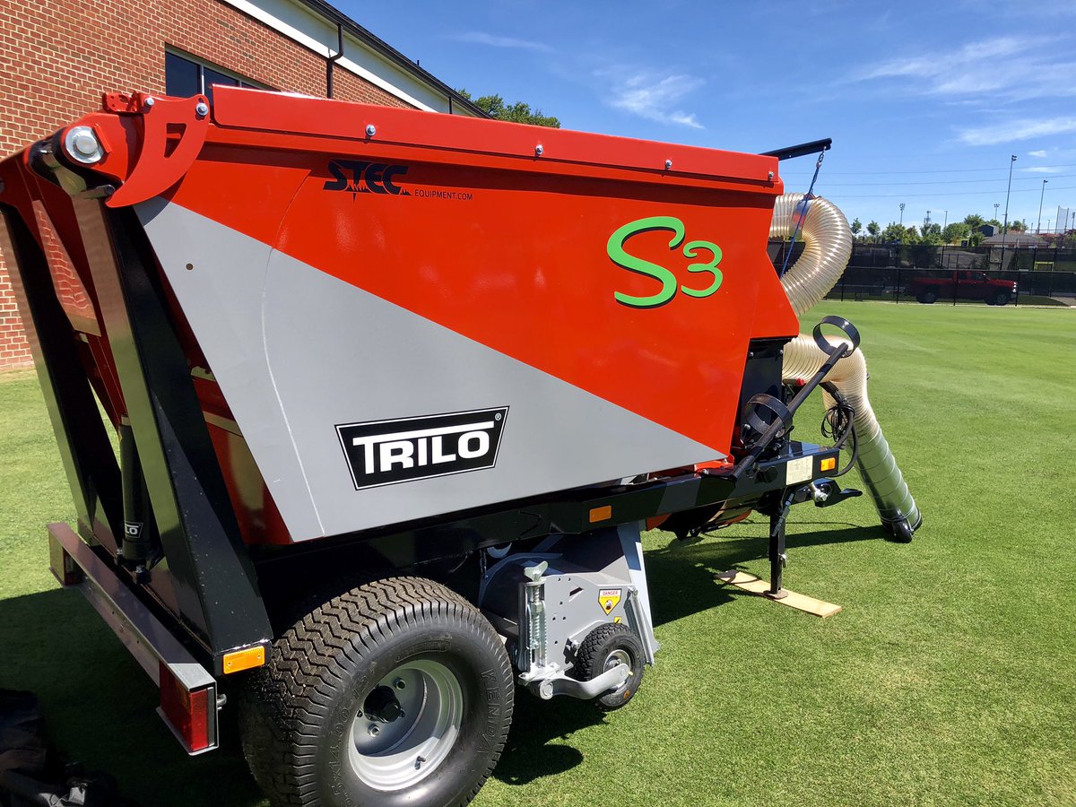 cliffwstewart's tweet photo. VA STMA Show @FieldExperts @STECEquip @Gkbmachines @Trilo_equipment #AIRTER @life_turf @eagtig @hinkley_brian @jimmywalker4x #Sunny&75 https://t.co/J5lXo34N5o