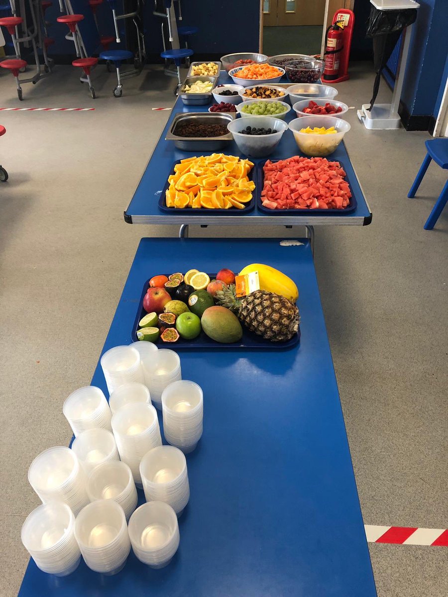 CityKitchenLive's tweet photo. Lovely fresh fruit pots from Year 3 @Yenton_Primary #allaboutthekids #freshfruit #funwithfood #vegetarianweek @LoveCityserve https://t.co/1eCbJqU1Gf