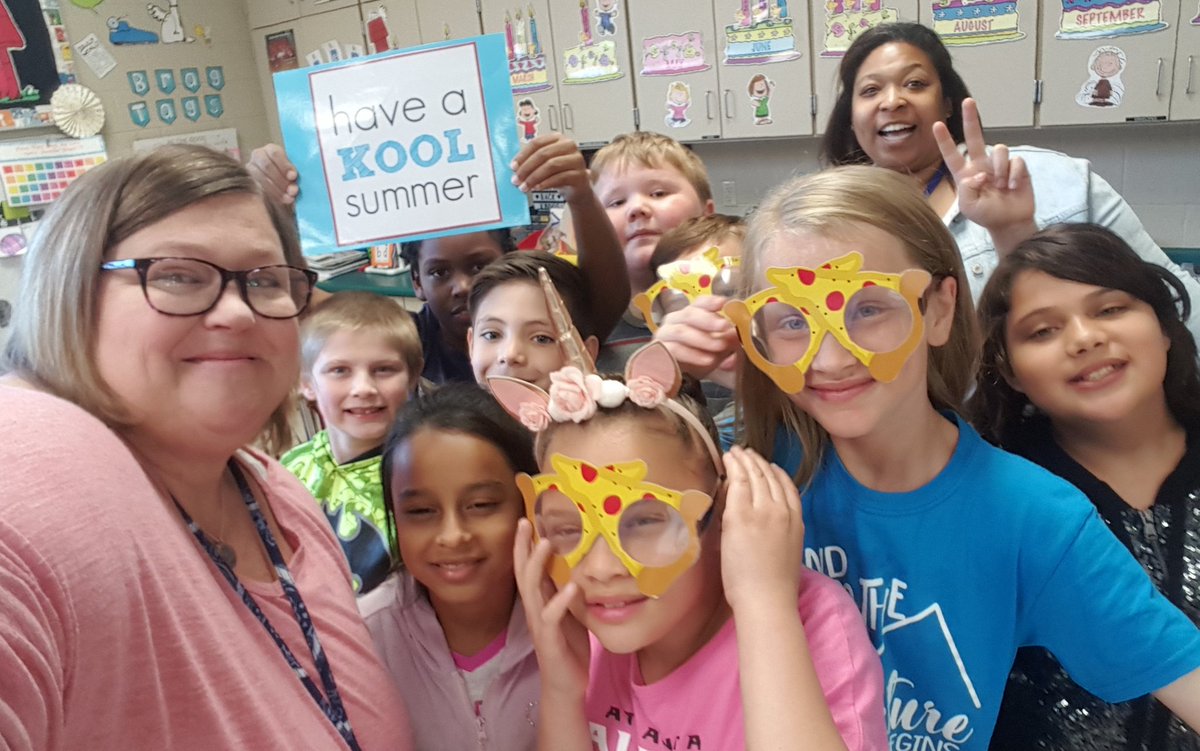 Momma_tammie's tweet photo. Celebrating every achievement - big and small - with my favorite little people in the world! #gobeyondccs #GoBobcats #haveakoolsummer https://t.co/PrR4HnPiTa