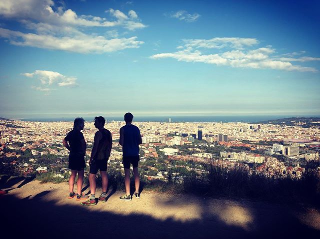 _alistair_wood's tweet image. Amazing views on last nights run overlooking Barcelona and the Nou Camp with the @beta_running gang 🇪🇸 .
.
.
.
.
.
.
.
#barcelona #trailrunning #trailrunningviews #ultimatedirection #betarunning #spain #salesmeeting #españa bit.ly/2JVvWUI