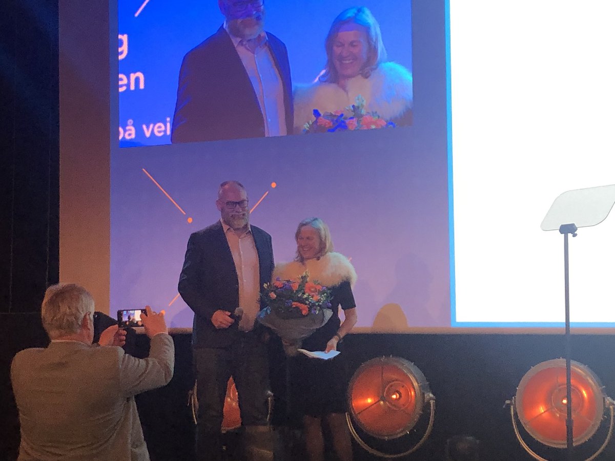 NHOreiseliv's tweet photo. Gratulerer til Per Henry Borch med selg Norge-prisen! #nhoreiselivårskonferanse https://t.co/W2rhLverXH