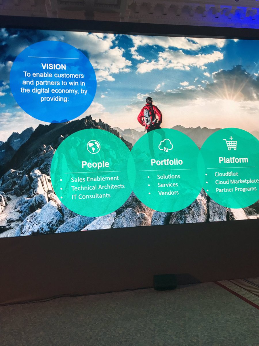 IMC_Issam's tweet photo. @IM_ScottMurphy Sharing our vision for our channel partners on the end of Day 1  #UKCloudSummit #IMCloud_Uk https://t.co/pb8Rdm0OoO