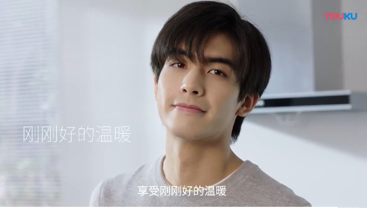Don't u want to see this beautiful art?? Check the full vid here :  https://weibointl.api.weibo.cn/share/72035318.html?weibo_id=4374000962553668© on pic #SongWeiLong