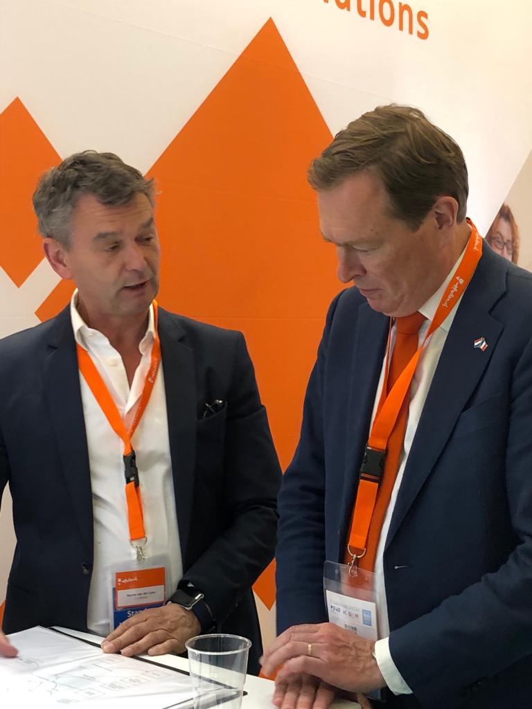 Dutch Health Minister Bruno Bruins &amp; Nanno van der Laan discussing EncourAGE; solution to solve the problem of social isolation by motivating elderly to get elderly out &amp; about  #socialisolation  #falls #encourage  #health #prevention #ageing #healthylifestyle  <a href="/ParisHealthcare/">ParisHealthcareWeek</a>