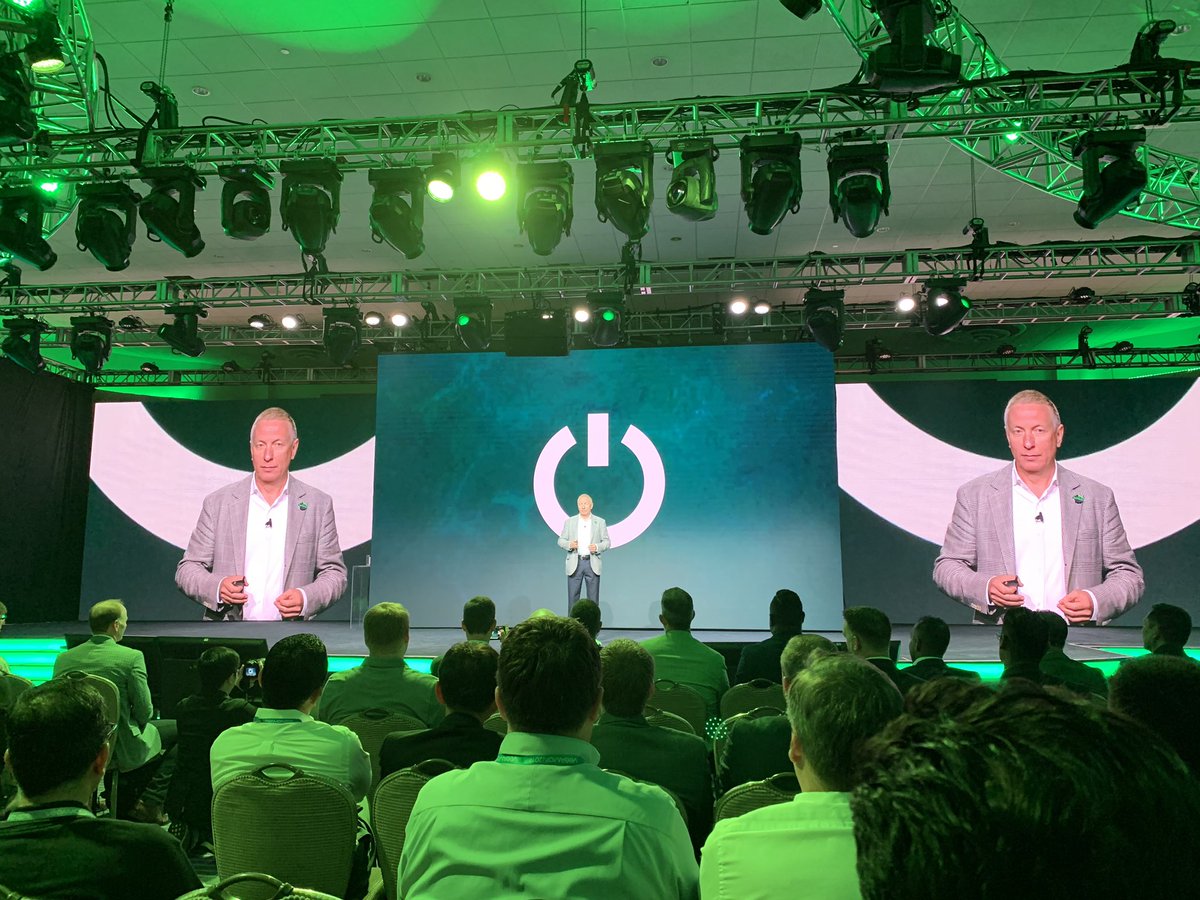 _Tobs__'s tweet photo. VeeamOn has finally started. Happy to be part of it. #Veeam #VeeamON #VeeamVanguard https://t.co/eiZG33xMGL