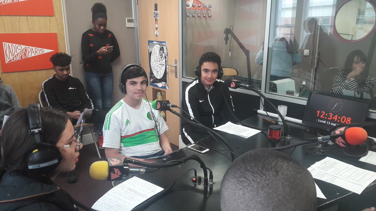 CDIJacquesBrel's tweet photo. Les élèves de 2nde ont enregistré deux émissions de #radio à@campusparis  ce lundi 20 mai 2019. Ce travail vient clore un projet mené en EMC, en partenariat avec le centre culturel d’Houdremont, sur l’écriture de chroniques radiophoniques ! https://t.co/ujacSOdMIo