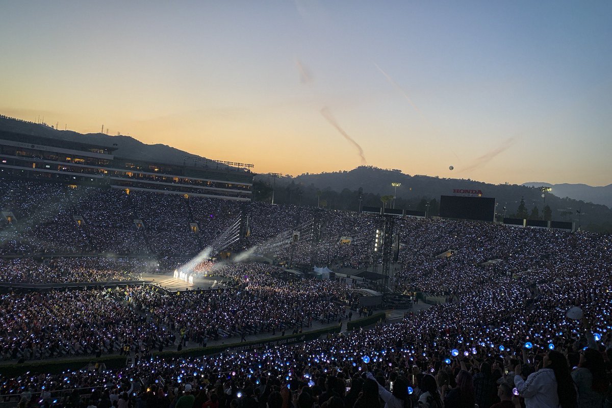 agustkinks's tweet photo. i’m gonna witness this live soon i’m making this promise to myself 💜 https://t.co/GeNepmMA5q