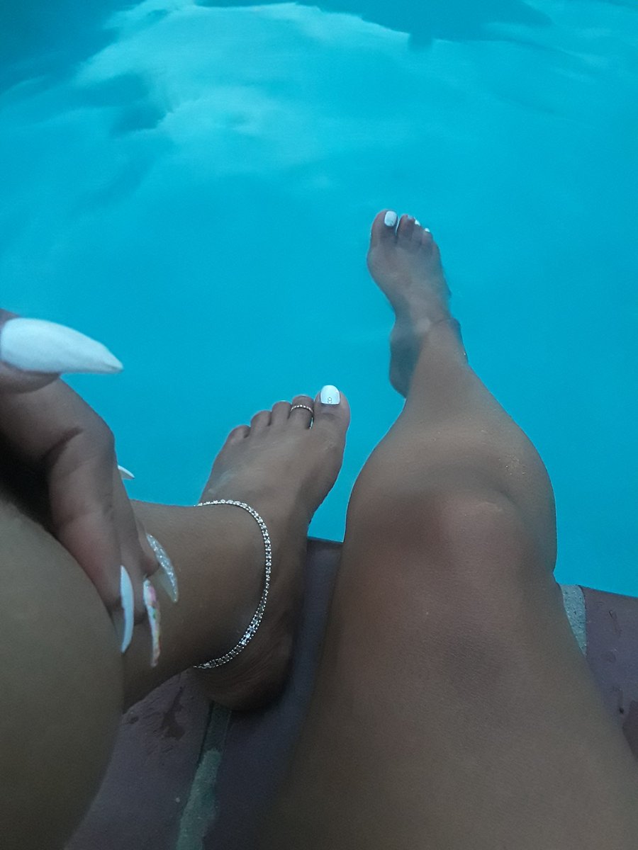 SinsSweetFeet's tweet photo. 💧💦💦
#sinssweetfeet #footfetishnation #soles #footslave #footworship #ebonyfeet #findomfeet @r_rslave @RTSubBitch @RTfucker @RTSubFeet @FootParadiseRT @FinDommes @Promo4findomme @RT4DOMslave @retweetbitch2 @rtfindomfeet https://t.co/x8ZLAQX319