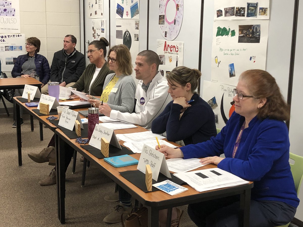 WMSPal's tweet photo. The sharks are out at WMS! #WMSArrows present their business plans to the #WMSSharkTank.  @wmscounselor12 #SharkTank https://t.co/88G3LyWxBR