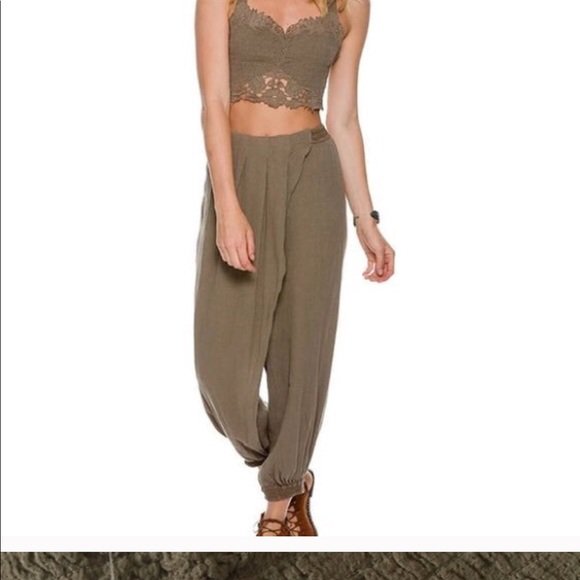 TheCaeo's tweet image. So good I had to share! Check out all the items I'm loving on @Poshmarkapp #poshmark #fashion #style #shopmycloset #freepeople: posh.mk/5SqEyMnfSW