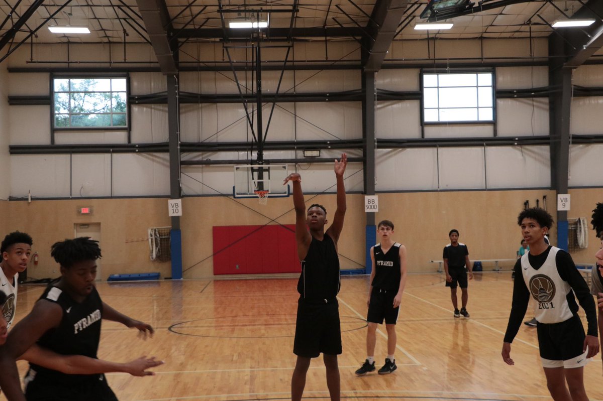 All_Intxhoops's tweet photo. The follow through - in life and basketball - is everything. https://t.co/tOh3d3N7zN