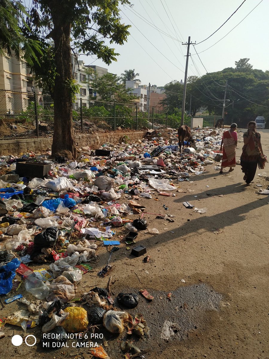 sora2917's tweet photo. The trash were carelessly disposed after use&amp; even @bbmpcommr  also didn't do anything for these area from past 2-3years plzzz sir provide atleast few dustbin near kumaraswamy Layout pipeline road @CMofKarnataka
@BJP4Karnataka @help_your_world
@officialpps_IN 
#saveEarth https://t.co/TgznRhkBxj