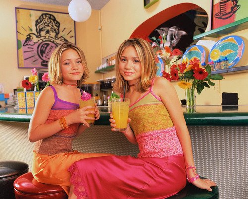 diancalondon's tweet photo. No one: 

Geminis on May 21st: https://t.co/jsfeTbWt03