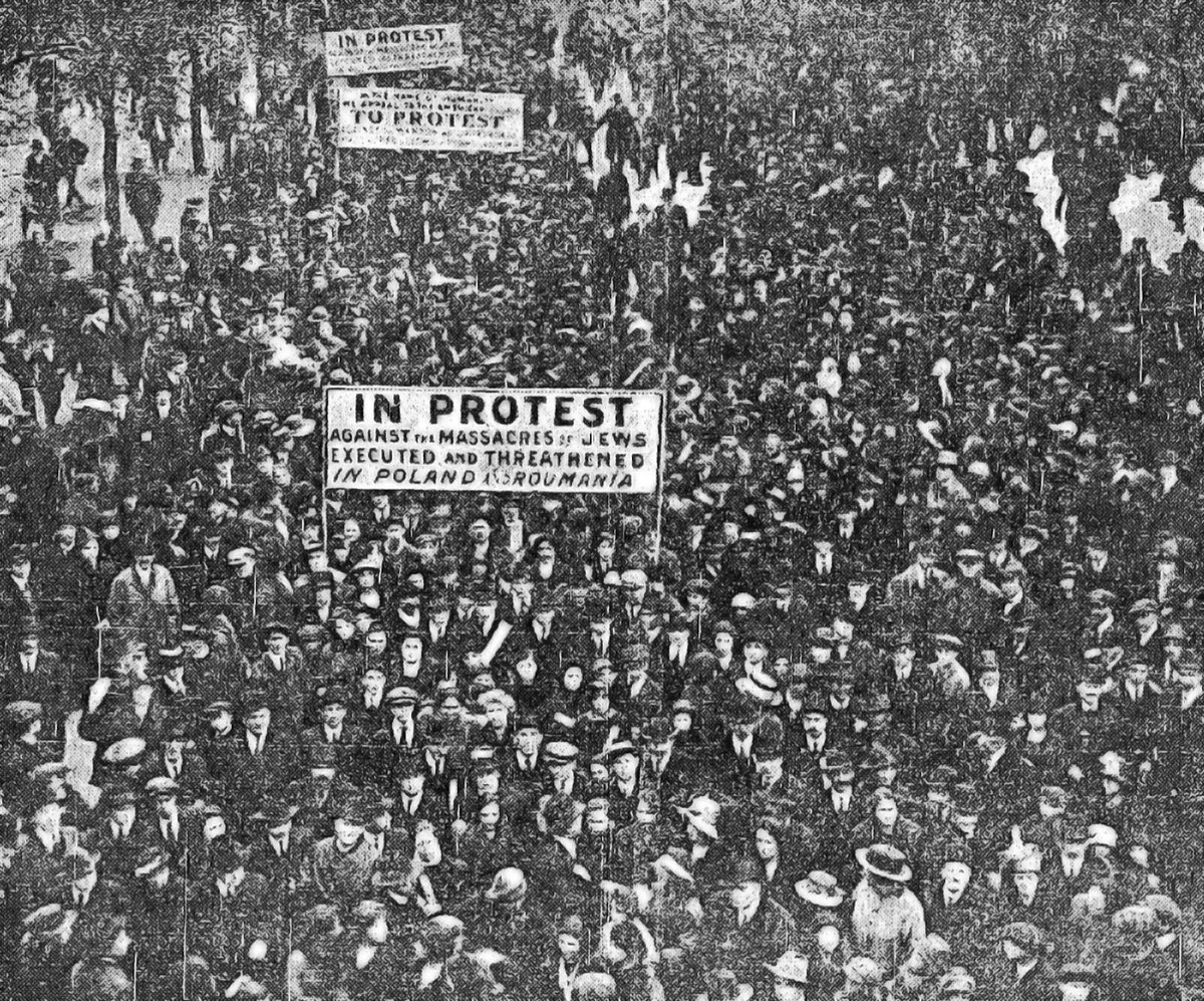 100YearsAgoLive's tweet photo. 25,000 Jewish workers rally in #Chicago against contemporary pogroms in Eastern Europe. https://t.co/e0KwrK8Y6D