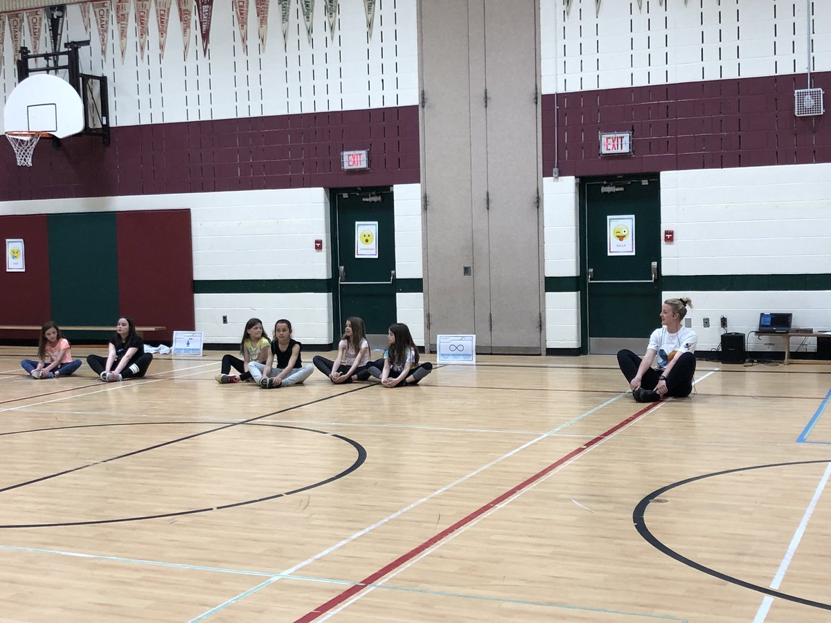 BrantHillsPS's tweet image. Grade 2/3 and 3/4 experiencing Fusion X fuse moves @BrantHillsPS! #XMOVEMENT