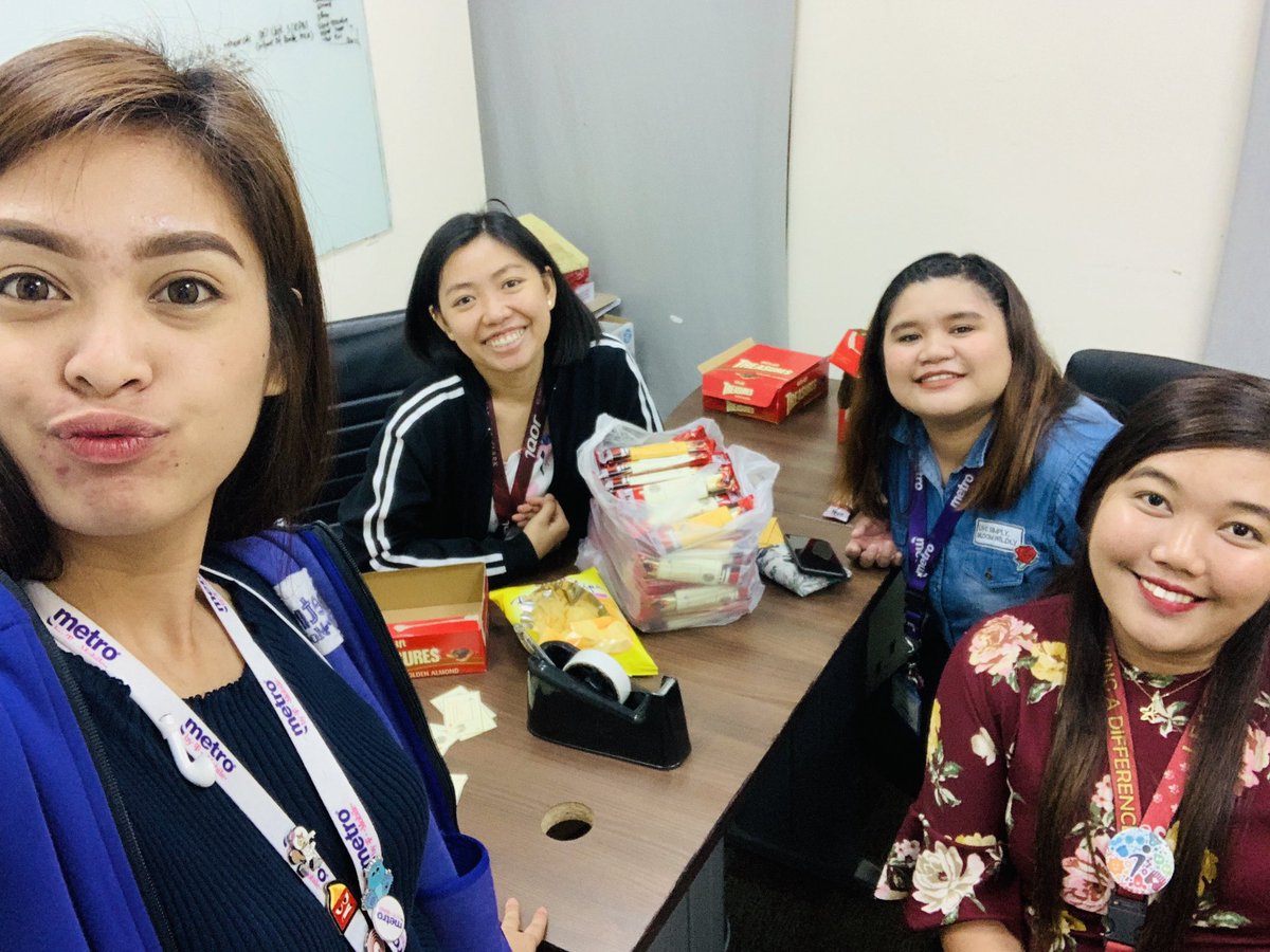 McLovesjOh's tweet photo. Appreciation chocolates for iQor agents! We appreciate you guys! ๐
#iQorianValuesWeek
#PurpleLife
@ONE_Clarktastic @Markjones291 @mitchville0802 @iamyourritzy @Josie_MPCS @Greg_MPCS @HPDEC1969 @EyjheyBacani https://t.co/9Ntlp3AWDO