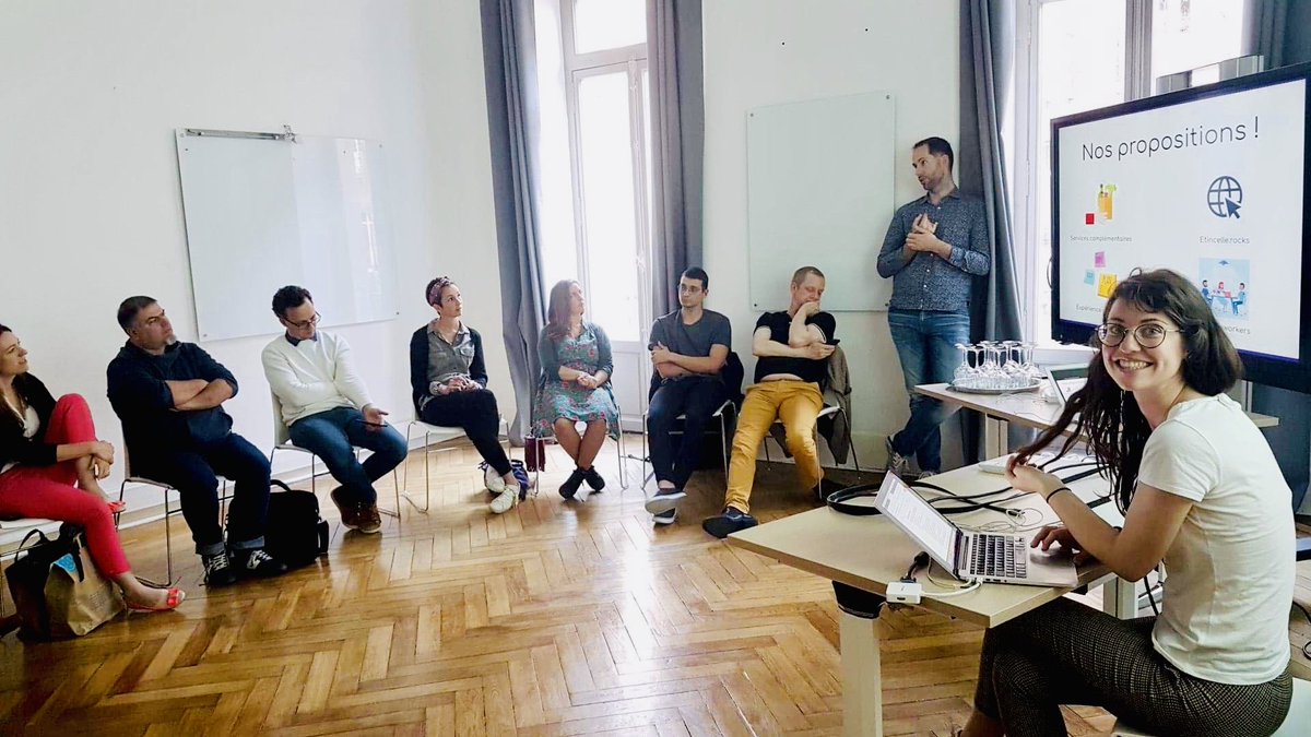 etincelle_tls's tweet photo. Retour sur notre 1ère Assemblée du #Coworking d'Étincelle ✨
Un moment privilégié partagé avec nos coworkers afin d'aborder nos actualités, les prochains projets et leurs envies pour améliorer leur expérience 💡 #coworkinglife
Pleins d'idées &amp; d'inspiration... À suivre ! 💪🏻 https://t.co/3T3OyyyGs0