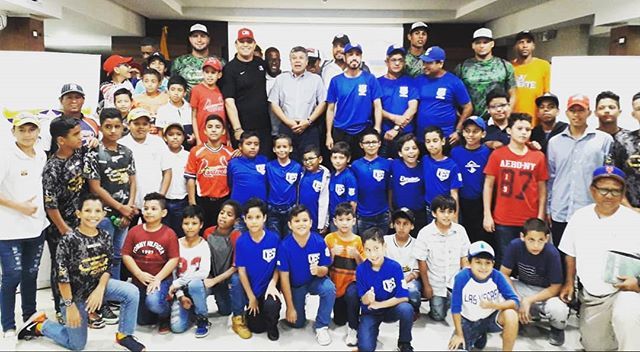 CSEBeisbol's tweet photo. Siempre agradecidos de poder participar en jornadas de capacitación y charlas de MLB. Emelec Béisbol presente.

Gracias a #Fecuabeis https://t.co/uAPcAJ1N7X https://t.co/gGCyh2xV8D