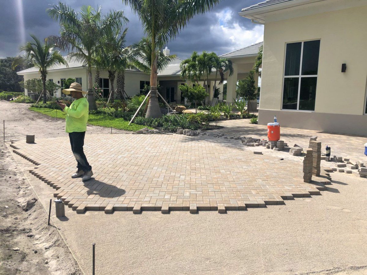 usbrickandblock's tweet photo. U.S. Brick &amp; Block was contracted to install approximately 6,000SF of 4"x8" Tan &amp; Brown Pavers at the Coral Springs Country Club. If you are looking to upgrade your country club, community, condo or commercial property contact us for a free estimate. https://t.co/30o9hzlvG1