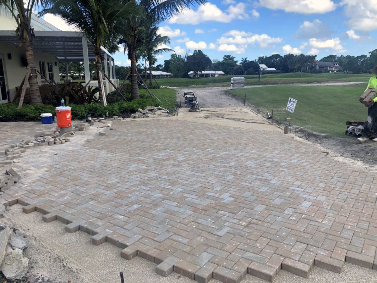 usbrickandblock's tweet photo. U.S. Brick &amp; Block was contracted to install approximately 6,000SF of 4"x8" Tan &amp; Brown Pavers at the Coral Springs Country Club. If you are looking to upgrade your country club, community, condo or commercial property contact us for a free estimate. https://t.co/30o9hzlvG1